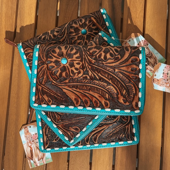 Tooled Leather Faux Turquoise Western Fashion Wallet - Picture 3 of 7
